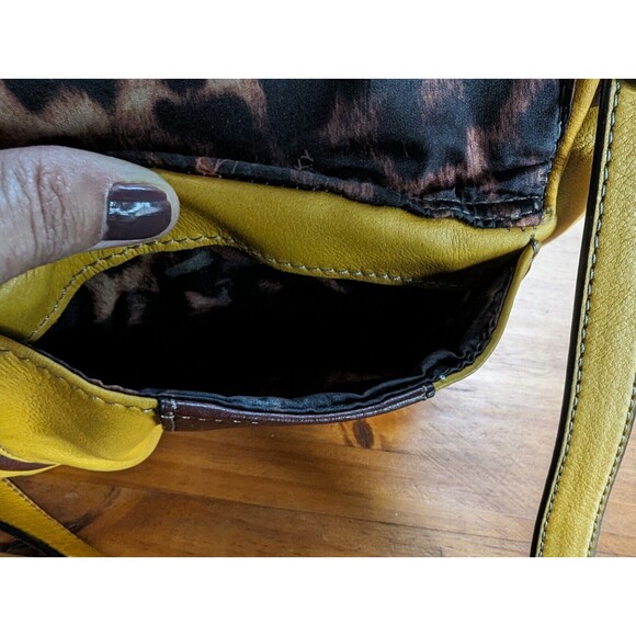 B. Makowsky Organizer Mustard & Brown Genuine Leather Messenger Cross-body bag - Picture 13 of 16